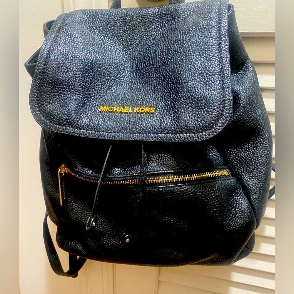 Michael Kors backpack - black 🖤 This backpack is gently used